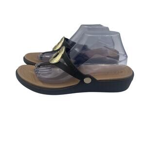 Crocs Sanrah Hammered Circle Wedge Flip Sandals Espresso Brown Gold Womens 10